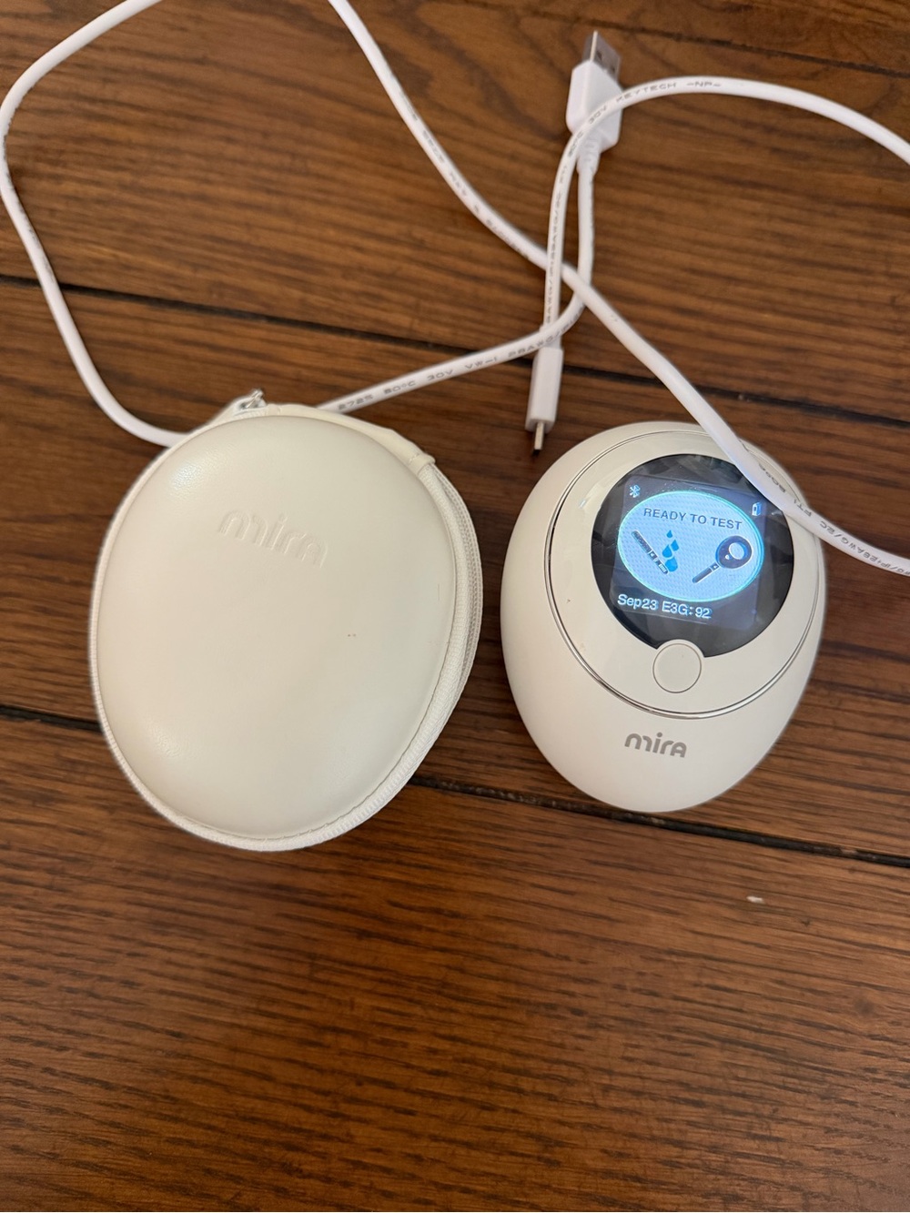 Mira White Portable Hormone Tracker